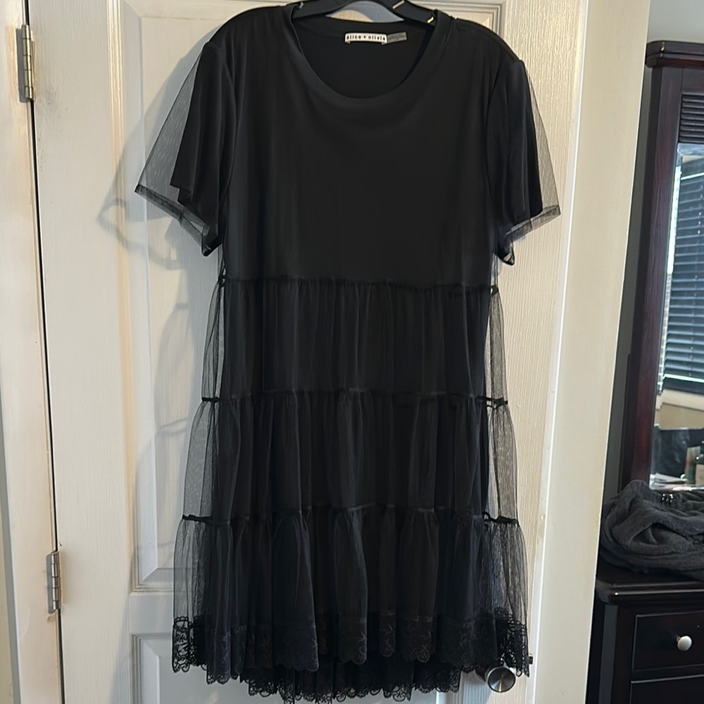 Elegant Black Lace Dress Alice & Olivia